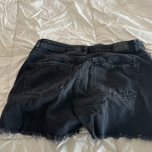 Black shorts - Picture 2 of 5